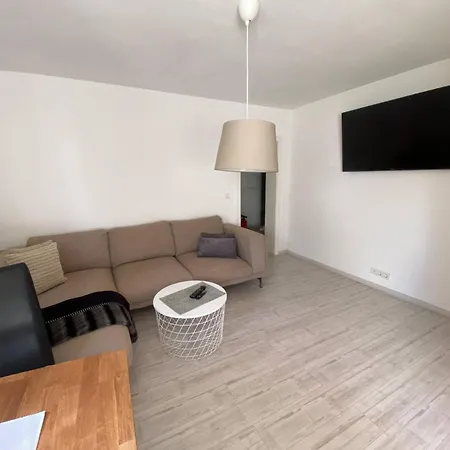 Moderne Souterrain-oase In Top-lage