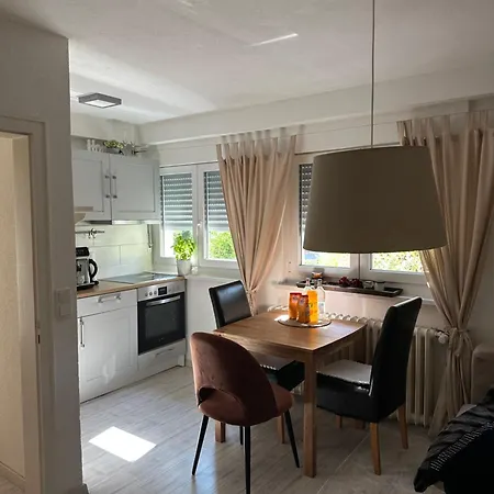 Moderne Souterrain-oase In Top-lage